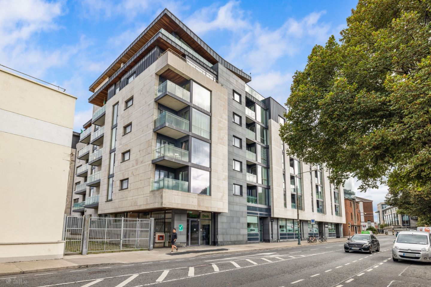 Apartment 410, Shelbourne Plaza, Hanover Quay, Dublin 4, D04W1W5 — photo 1