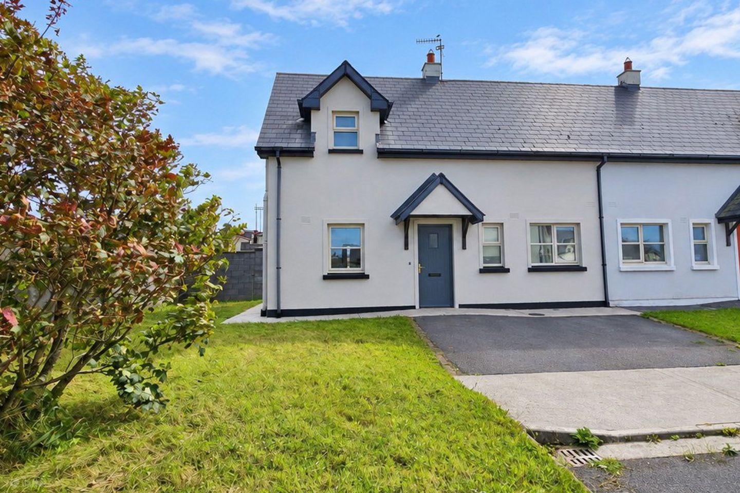 28 Cluain Uilinn, Spanish Point Road, Miltown Malbay, Co. Clare, V95FK79 — photo 1