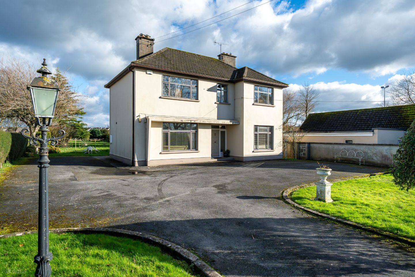 Railway Road, Birr, Co. Offaly, R42VC53 — photo 1