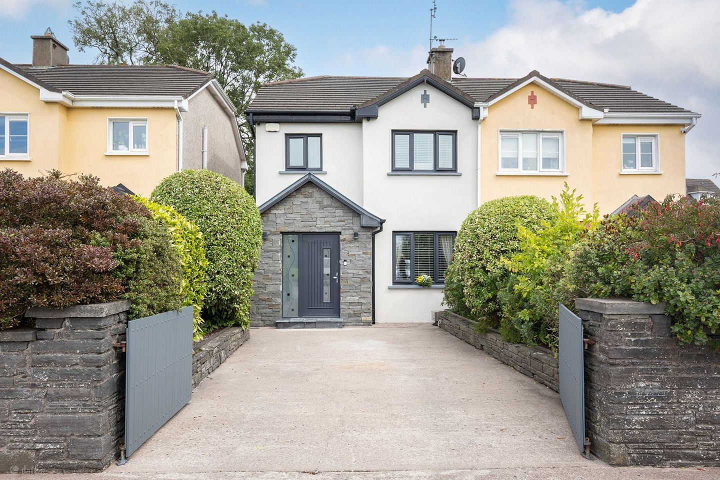 12 College Lawn, College Manor, Cobh, Co. Cork, P24T189 — photo 1