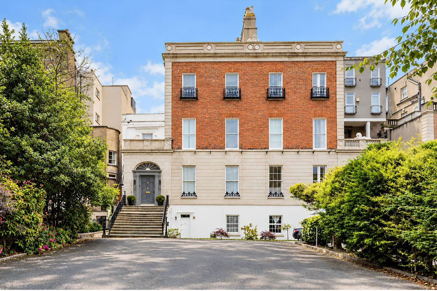 Apartment 13, 59 Pembroke Road, Ballsbridge, Dublin 4, D04H504 — photo 1