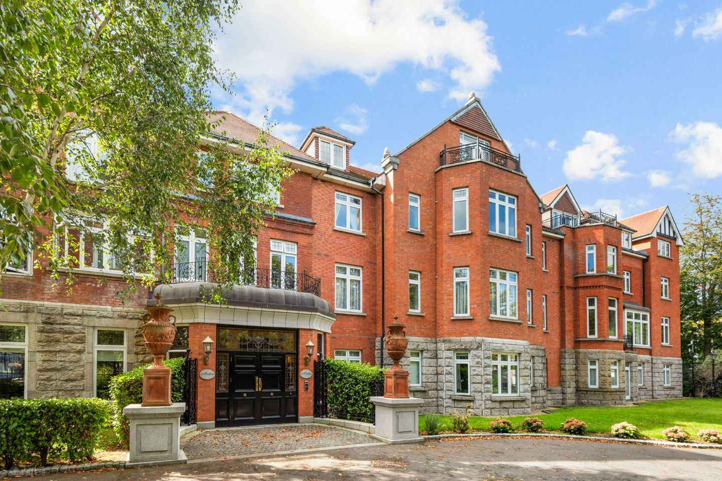 Apartment 22, Malton, Ballsbridge, Dublin 4, D04YK13 — photo 1