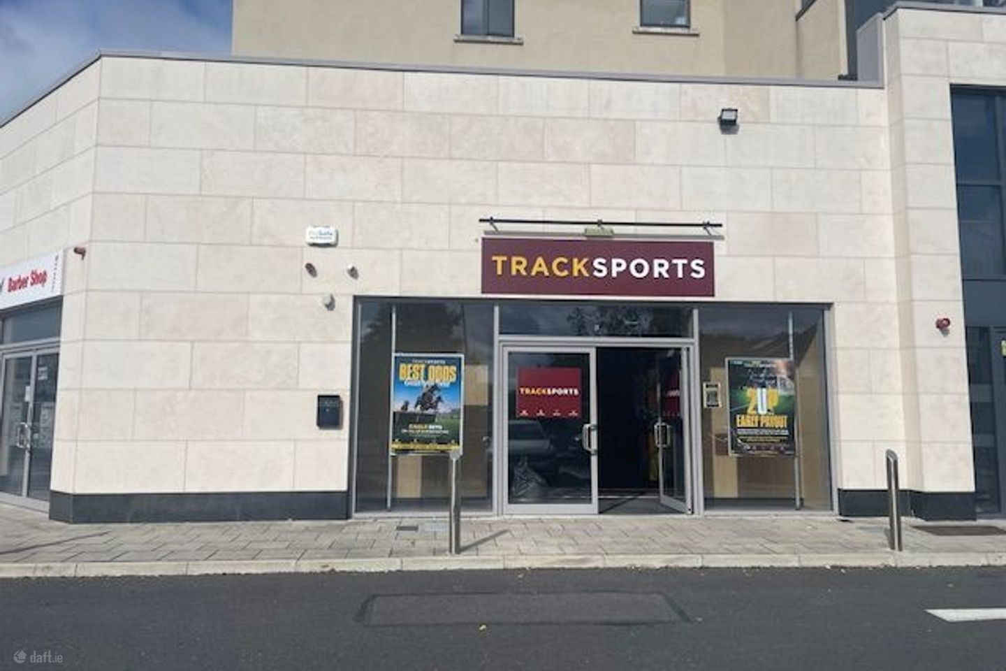 Unit 8, Greenhills Shopping Centre, Saint James'S Road, Dublin 12, D12NCX4, Greenhills, Dublin 12 — photo 1