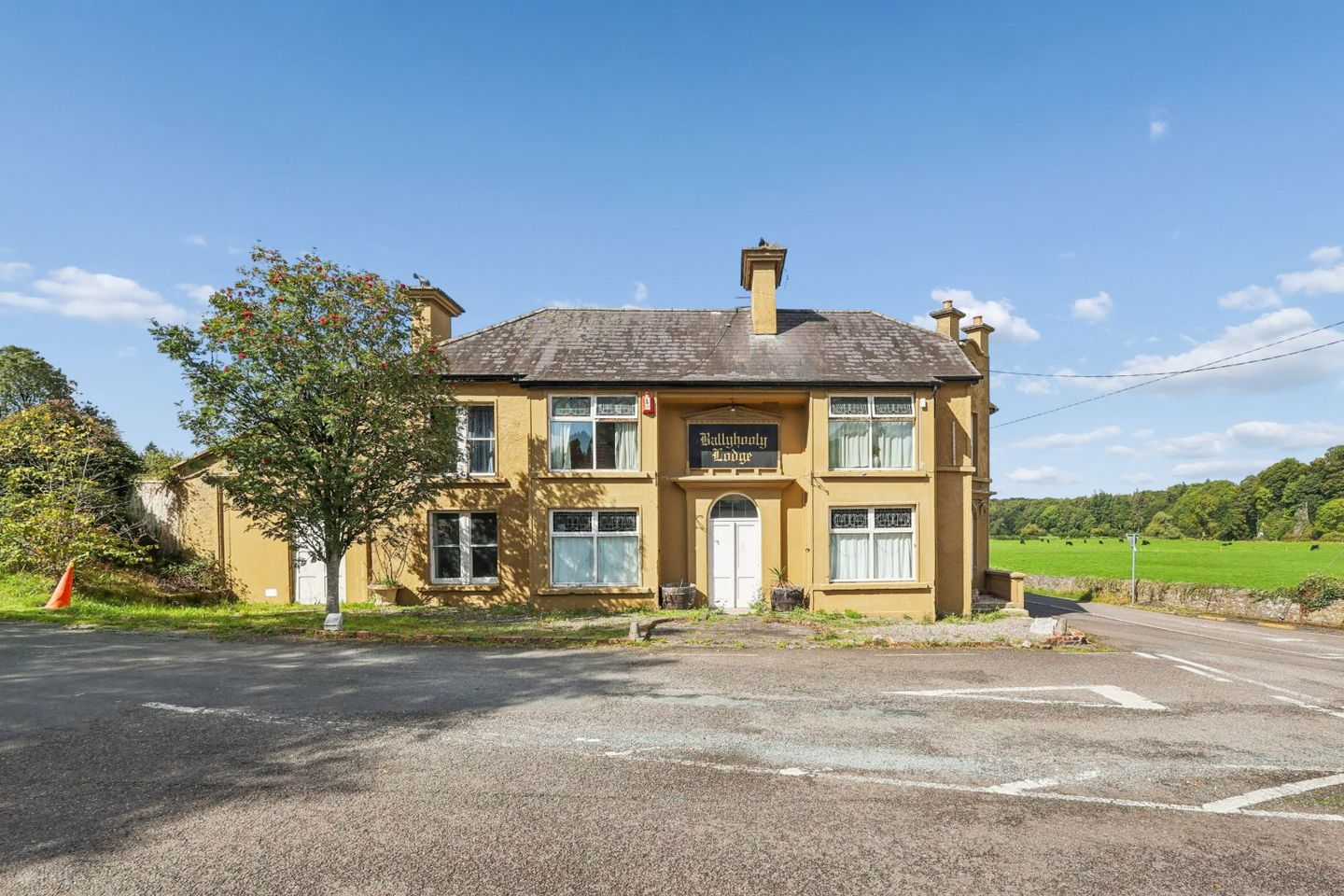 Ballyhooly lodge Or Castle Tavern, Ballyhooly, Co. Cork, P51W2K6 — photo 1