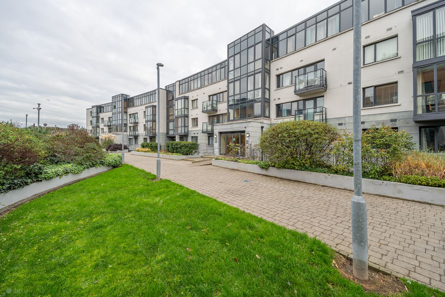 Apartment 73, Block 3, Parkgate Place, Parkgate Street, Dublin 8, D08X6E8 — photo 1