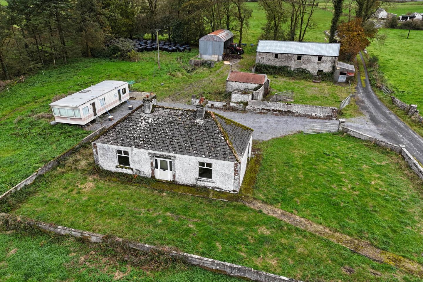 Residence & Outbuildings On C. 8.20 Acres, Shannagh More, Glenamaddy, Co. Galway, F45XR67 — photo 1