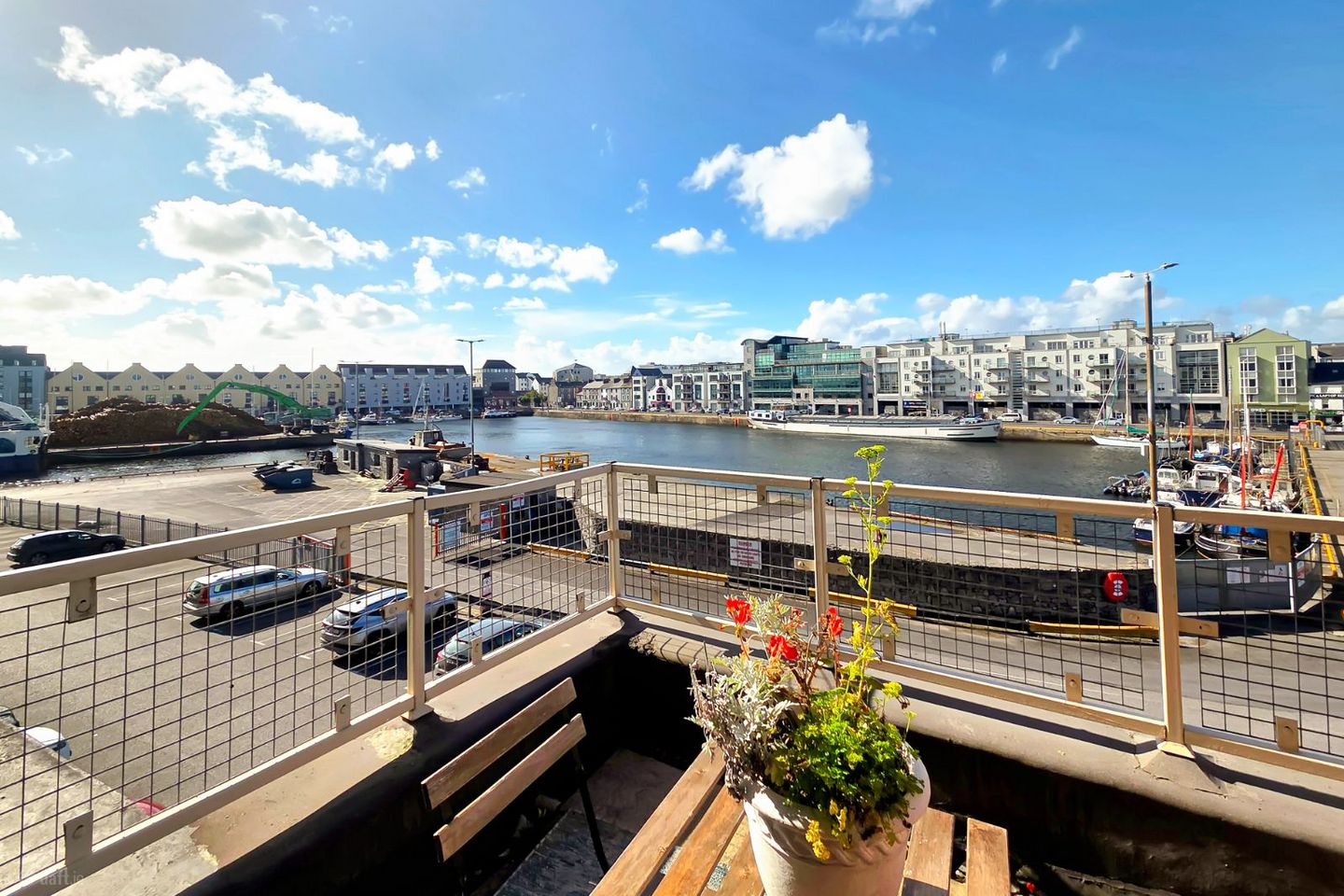 Apt 8, Cé Na Mara, Galway City Centre, Co. Galway, H91W201 — photo 1