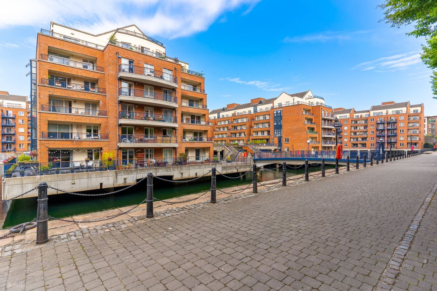 Tuskar Rock, Custom House Harbour Apartments, IFSC, Dublin 1 — photo 1