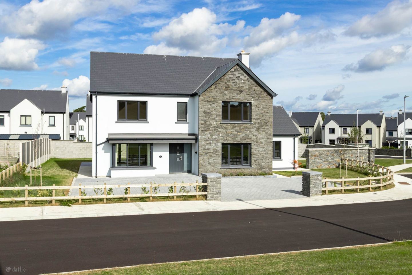 83 An Sruthan Beag, Clonakilty, Co. Cork, P85XK26 — photo 1