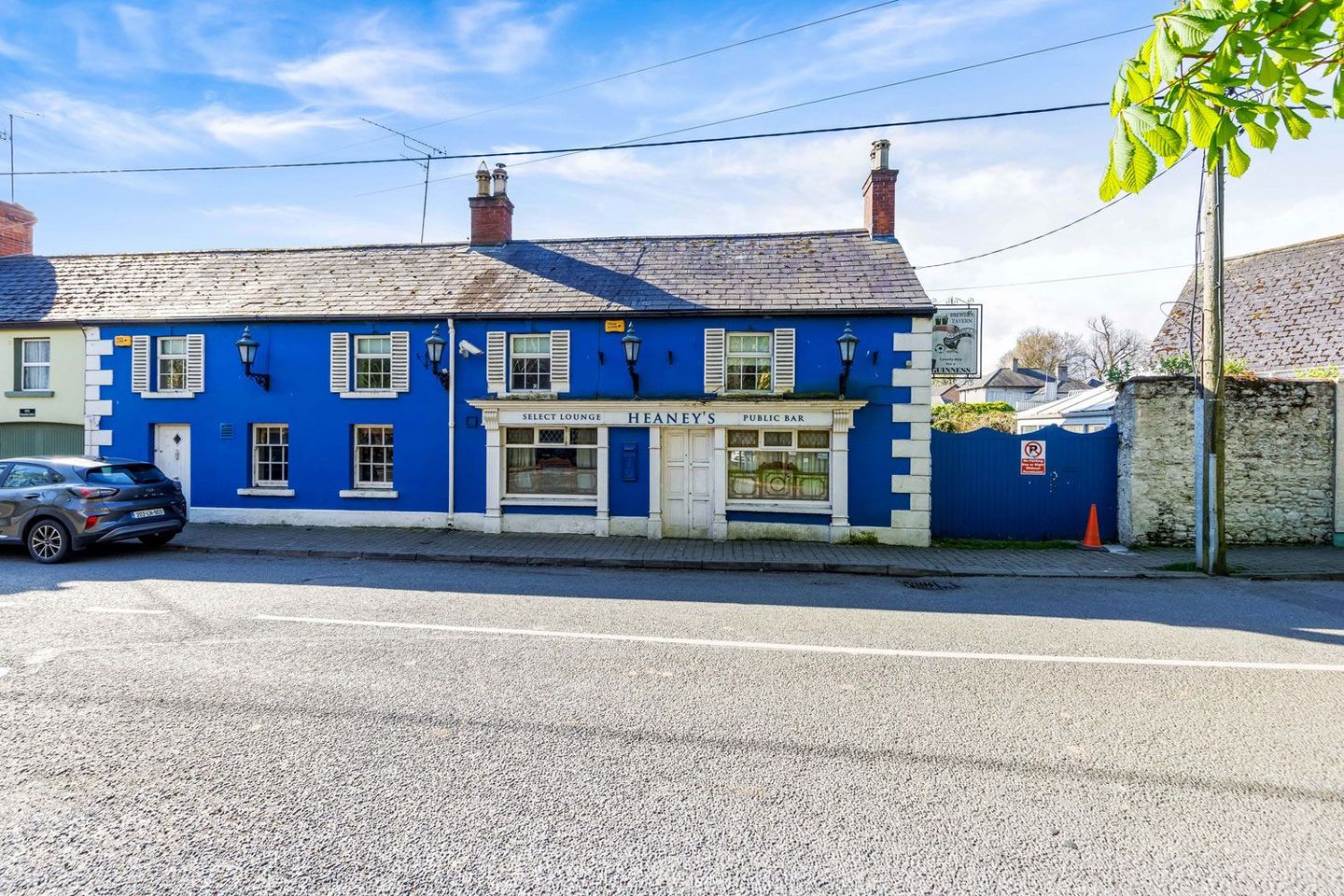 Former Licensed Premises  Apartment with Development Potential, Castlebellingham, Dundalk, Co. Louth, A91ND89 — photo 1