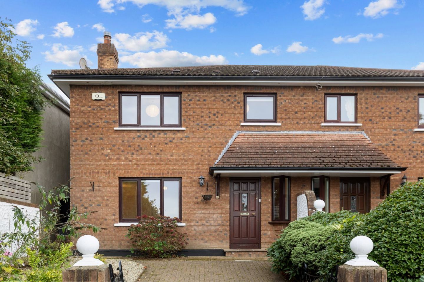 24 Foxrock Mount, Foxrock, Dublin 18, D18H5R7 — photo 1