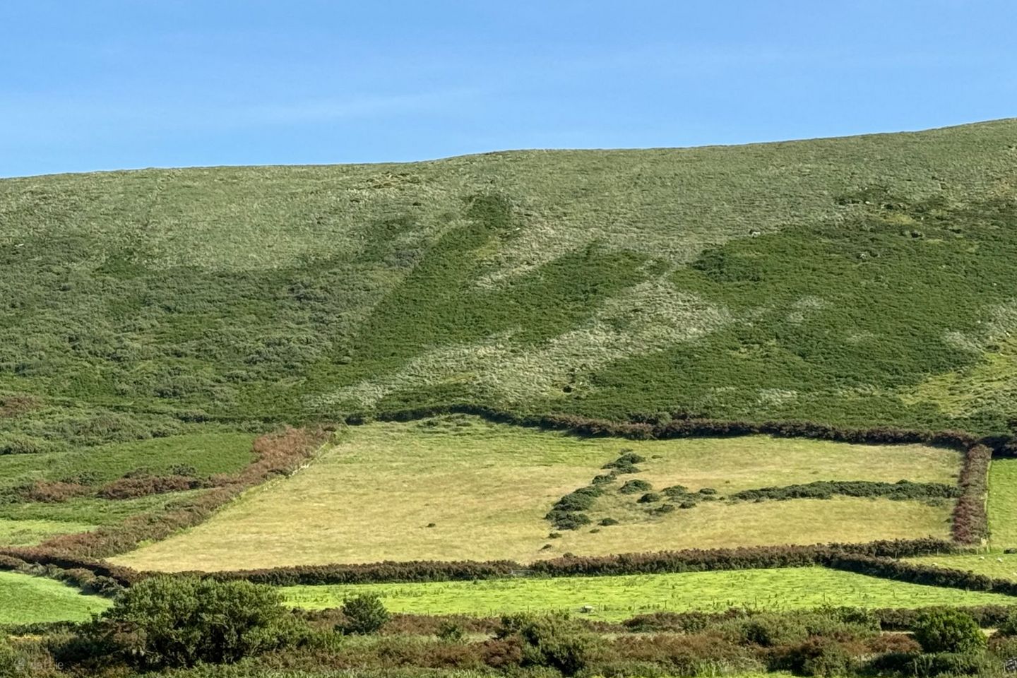 Lateeve Beg, Ballyferriter, Co. Kerry — photo 1