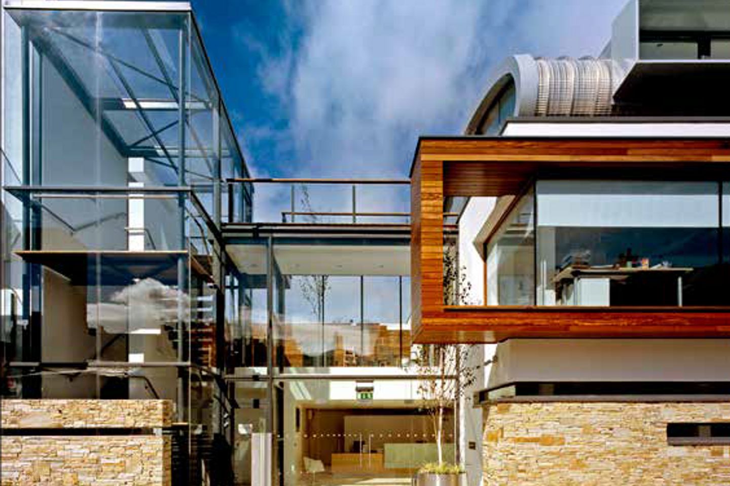 7-12 BAGGOT COURT EXTERIOR 2