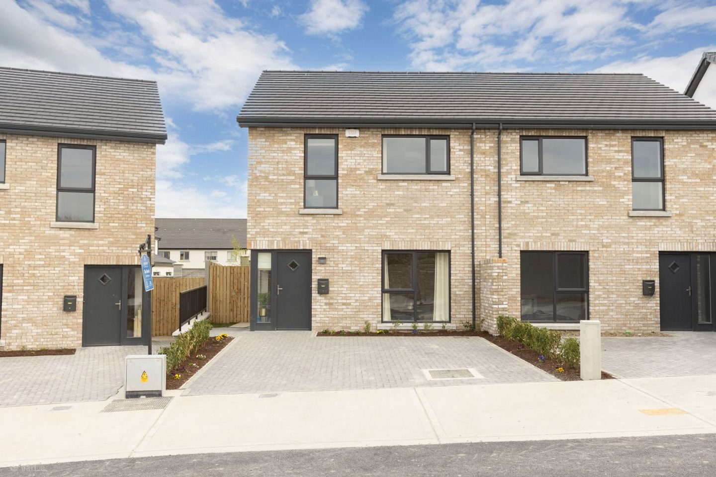 3 Bedroom End of Terrace, Drayton, Raynoldstown Village, Dundalk, Co. Louth — photo 1