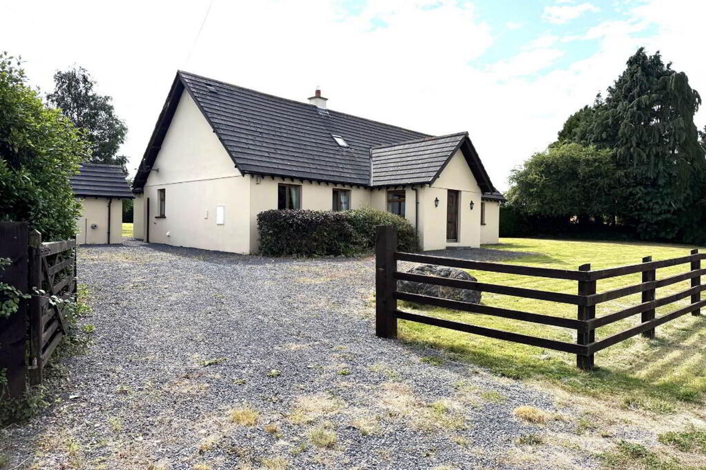 Rossmore, Errill, Portlaoise, Co. Laois, R32K7F2 — photo 1