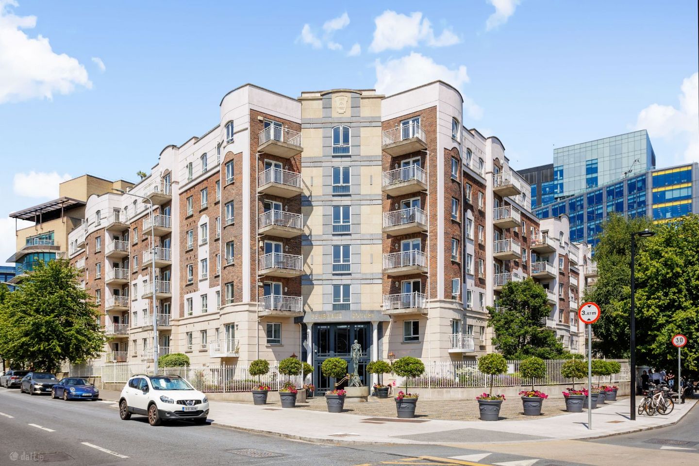 Apartment 95, The Berkeley Block, Pembroke Square, Grand Canal Dock, Dublin 4, D04KR79 — photo 1