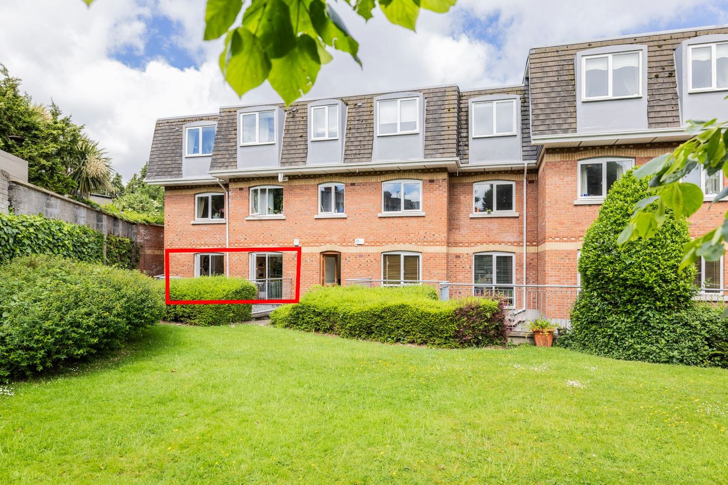 Apartment 9, Botanic Square, Glasnevin, Dublin 9, D09NY80 — photo 1