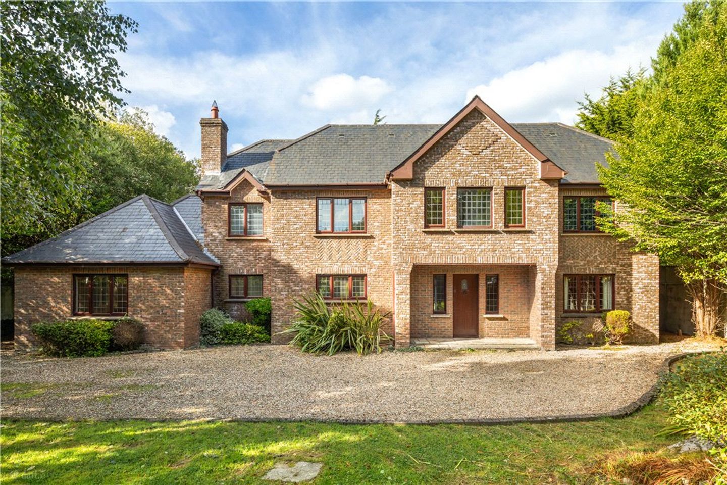 Torquay House, The Birches, Foxrock, Dublin 18, D18 E376 — photo 1