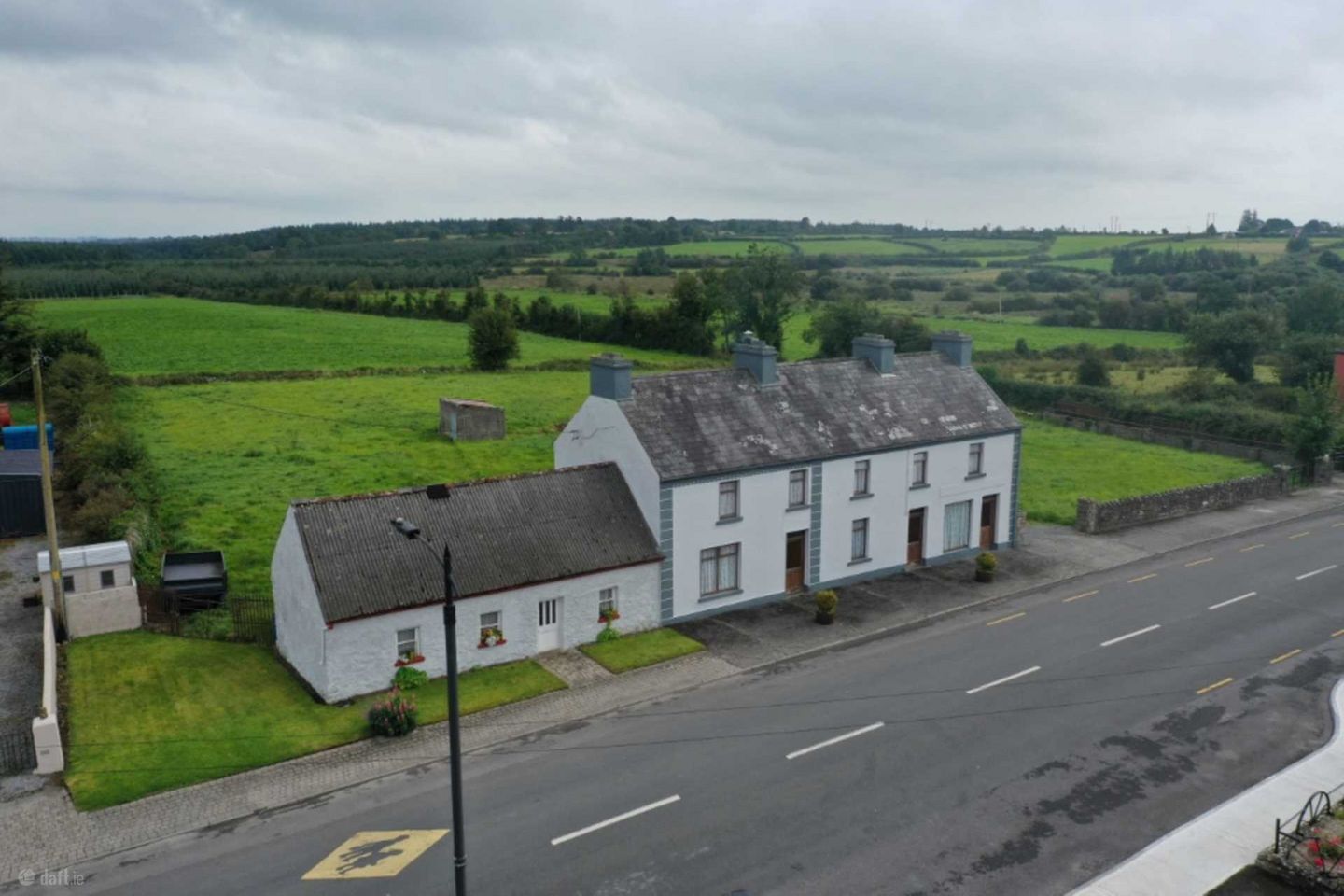 Creggs Village, Co. Galway, F42PW25 — photo 1