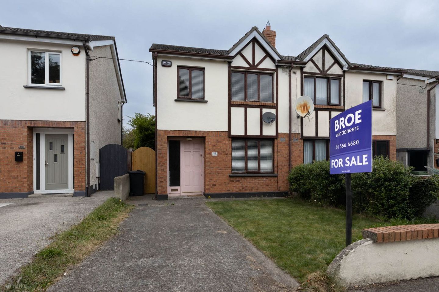12 Woodford Parade, Dublin 22, Clondalkin, Dublin 22, D22V4X5 — photo 1