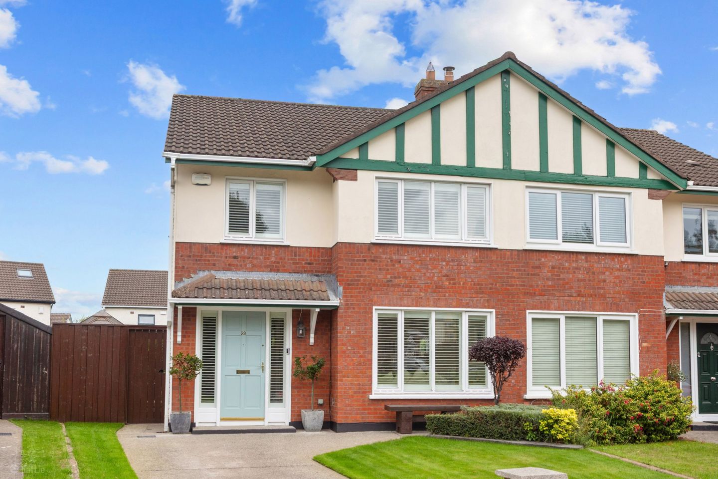 22 Glencairn Crescent, The Gallops, Leopardstown, Dublin 18, D18 V6W6 — photo 1