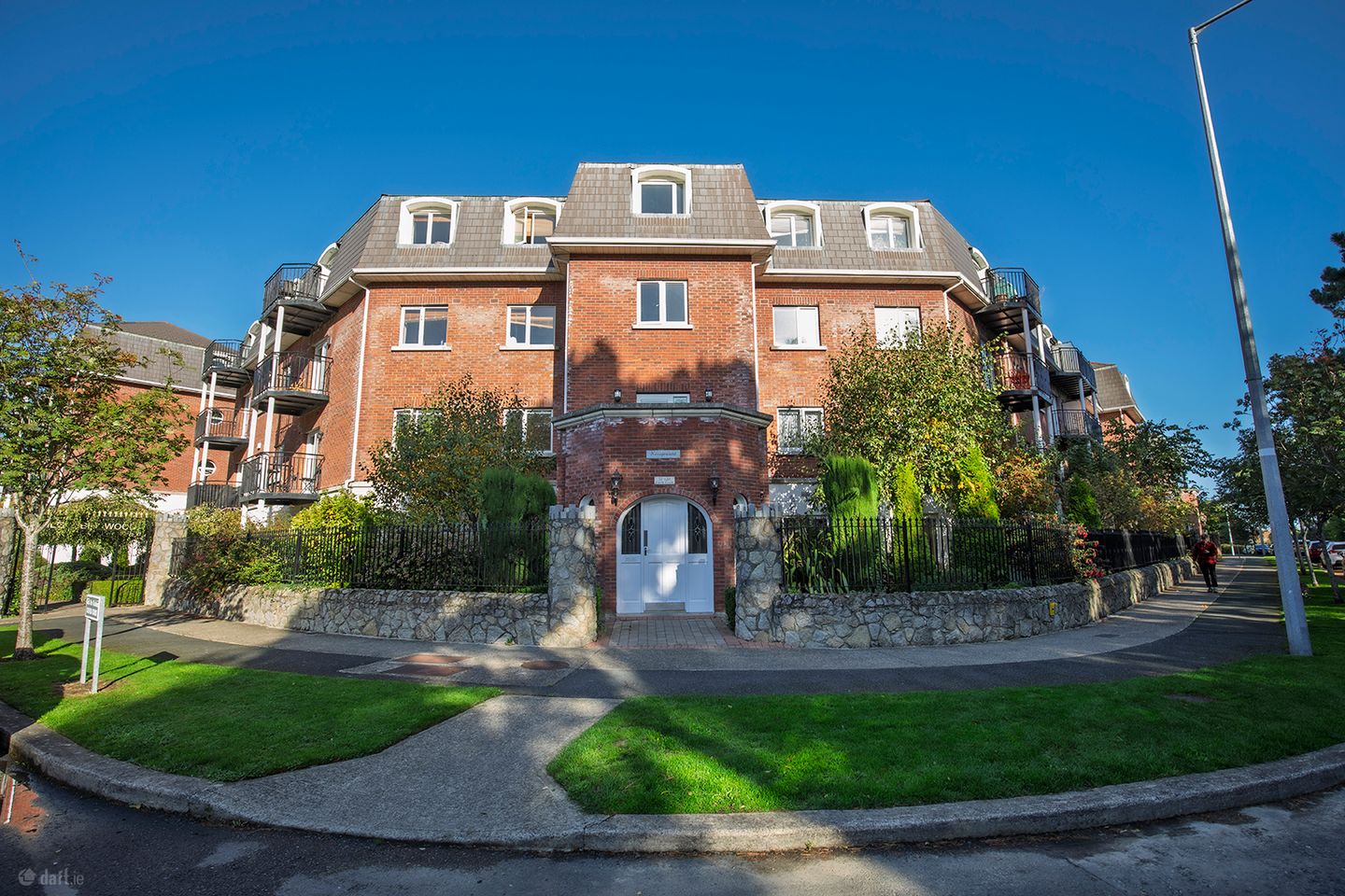 Apartment 78 Kerrymount, Castle Court, Kilgobbin Wood, Dublin 18, D18CH28 — photo 1