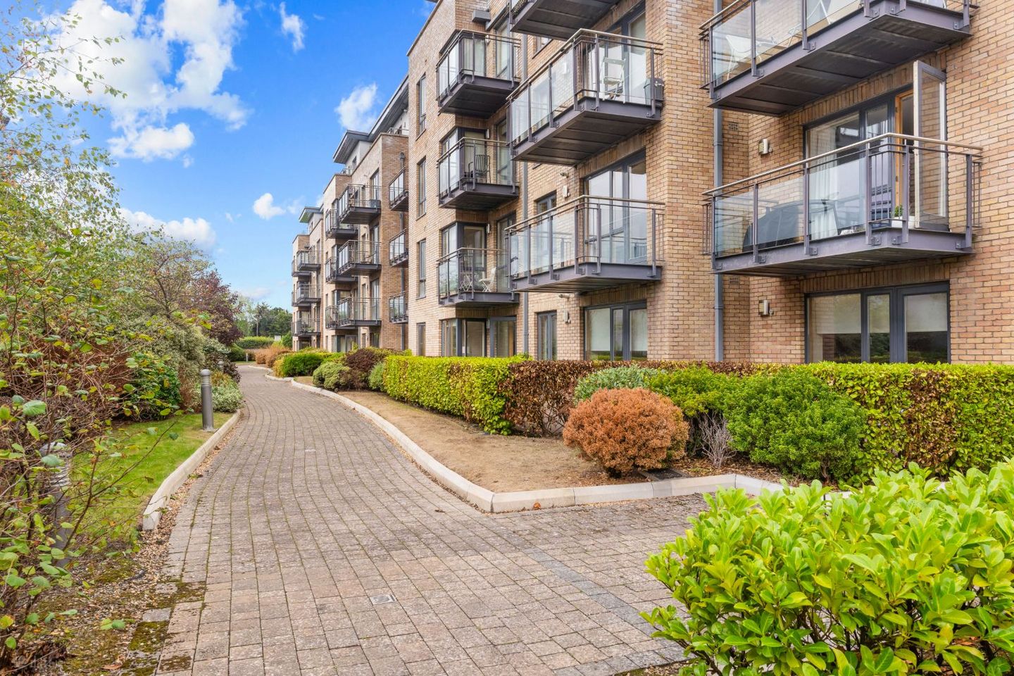 Apartment 7, Newtown Hall, Hazelbrook Square, Whitehall Road, Churchtown, Dublin 14, D14R963 — photo 1