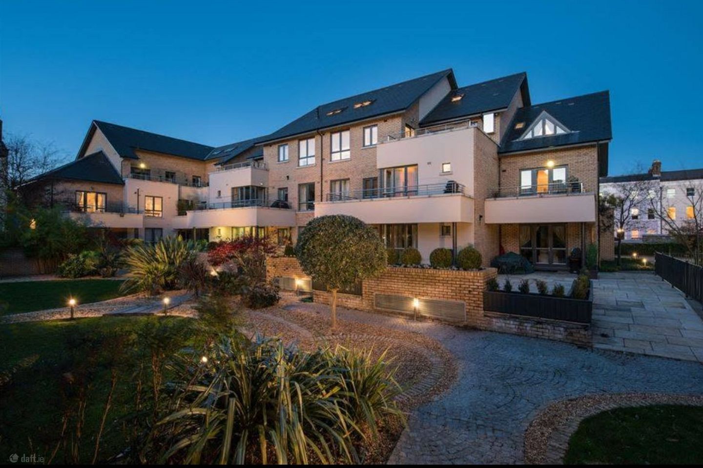 Apartment 4, Embassy Court, Sandymount, Dublin 4, D04F656 — photo 1