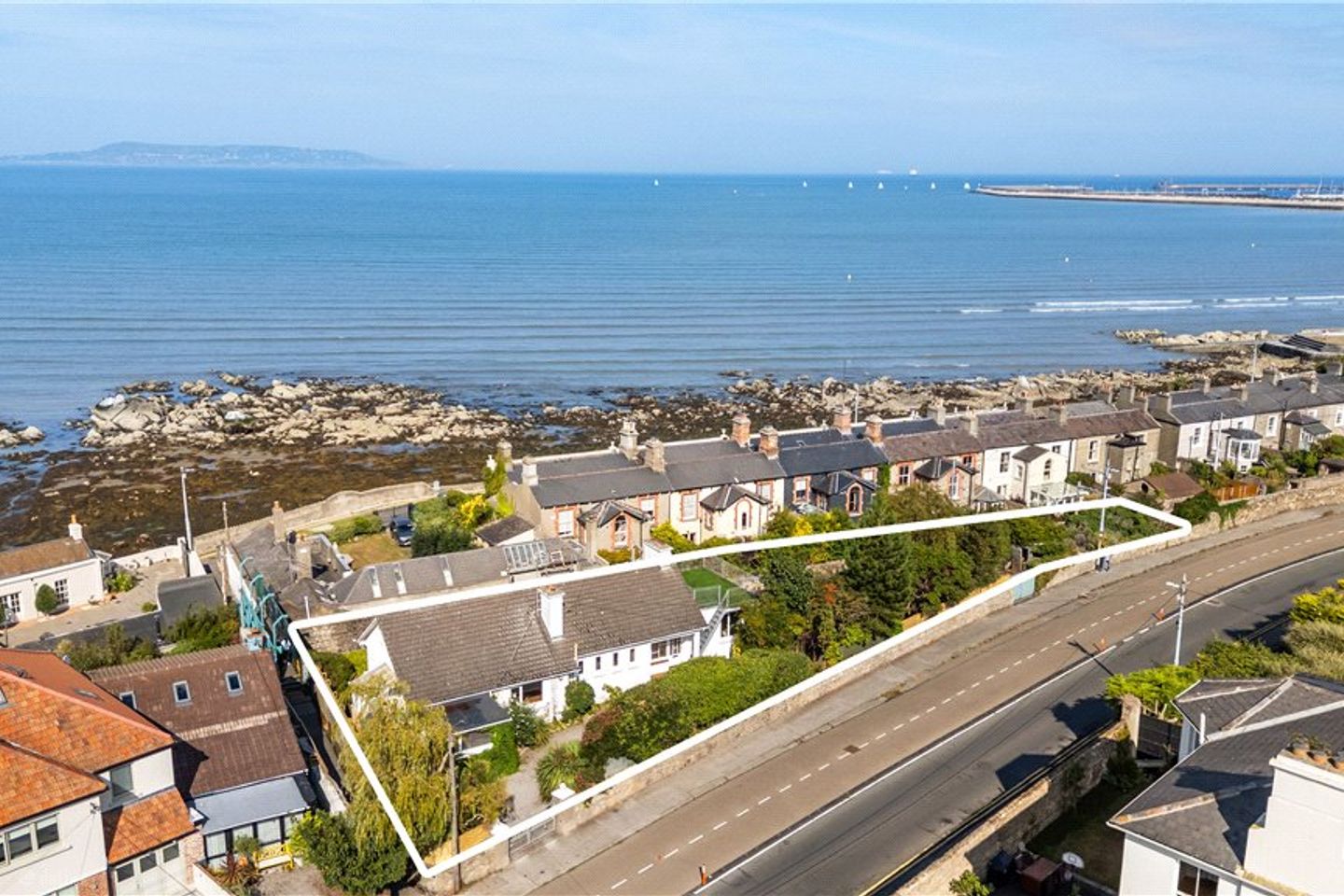 Bella Vista, 48 & 48A Seapoint Avenue, Monkstown, A94 N225 — photo 1