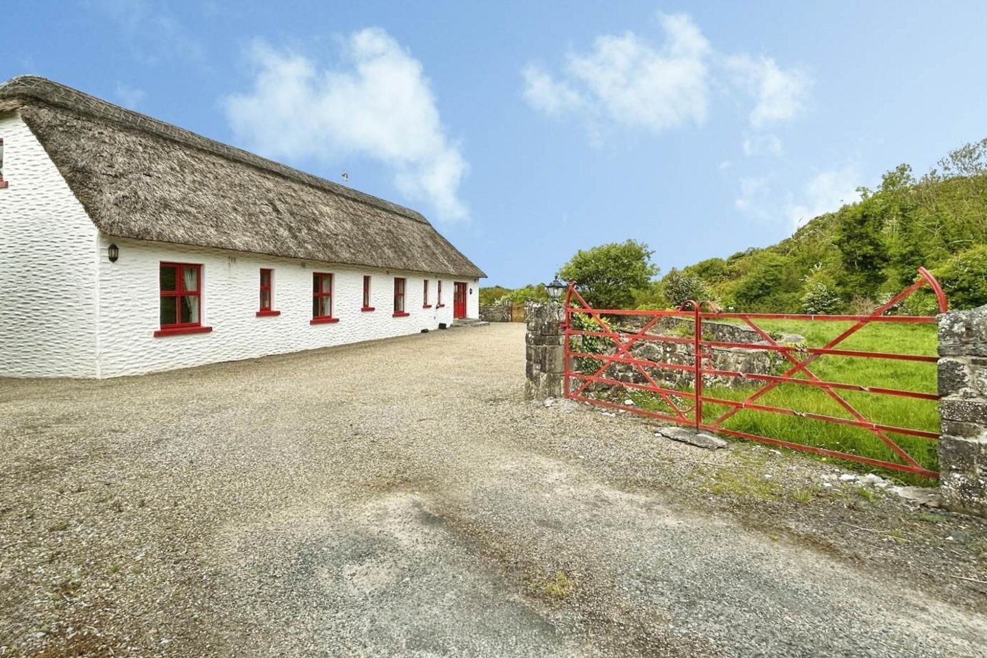 Rose Cottage, Oughtdarra, Lisdoonvarna, Co. Clare, V95K6C5 — photo 1