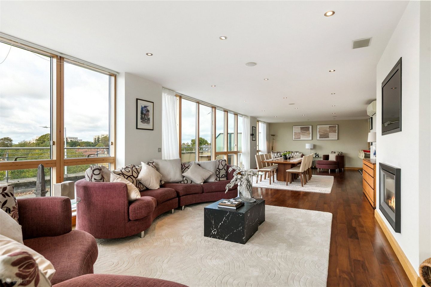 Apartment 16, Hazelbrook, Kilmacud Road Upper, Dundrum, D14A9C4 — photo 1