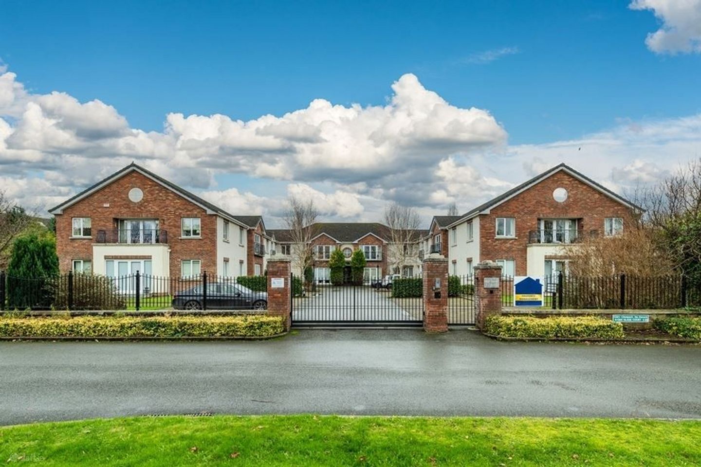 Apartment 16, Oak Glade Court, Blessington Road, Naas, Co. Kildare — photo 1