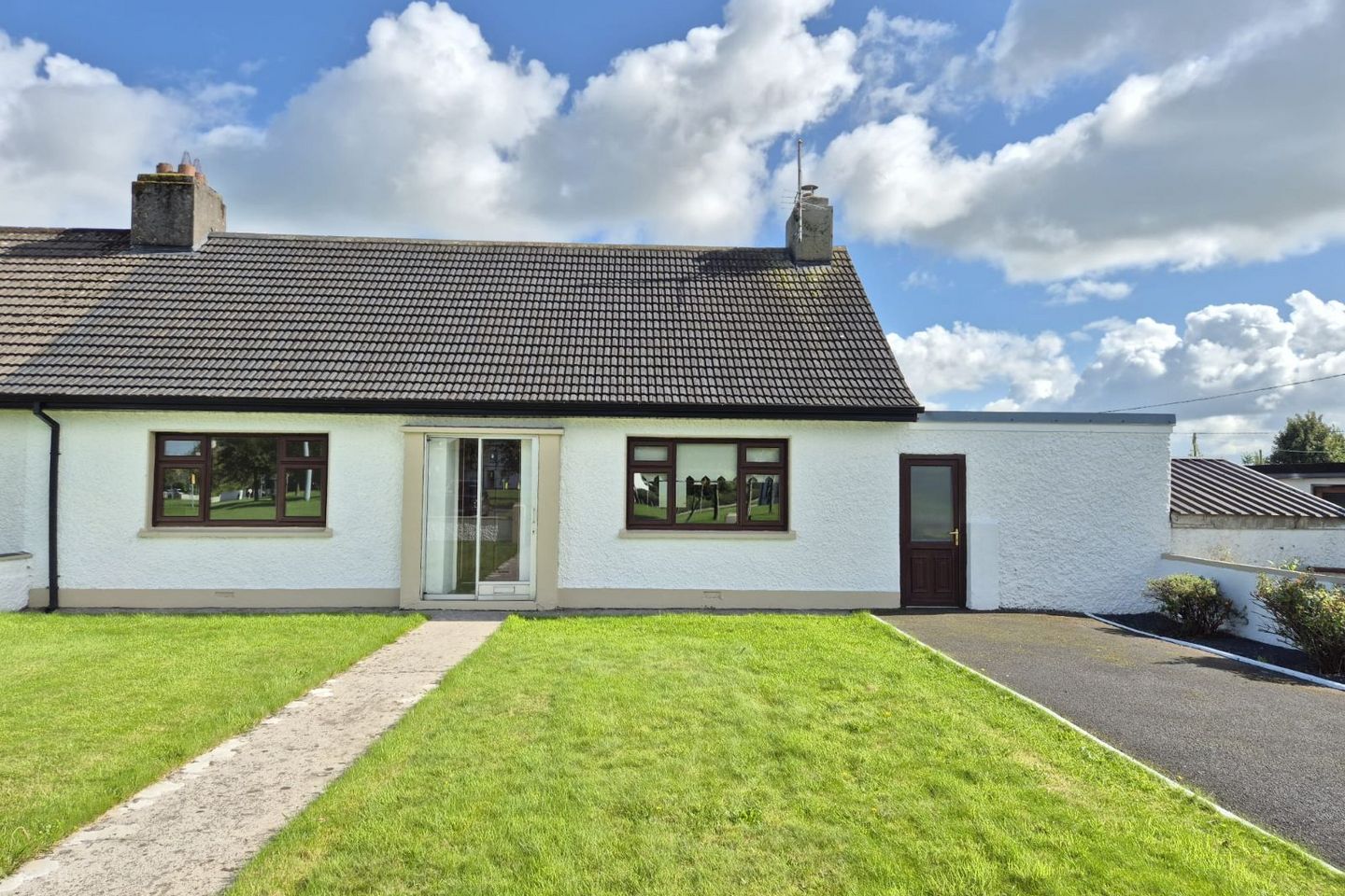 9 Saint Josephs Park, Tuam, Co. Galway, H54RR82 — photo 1