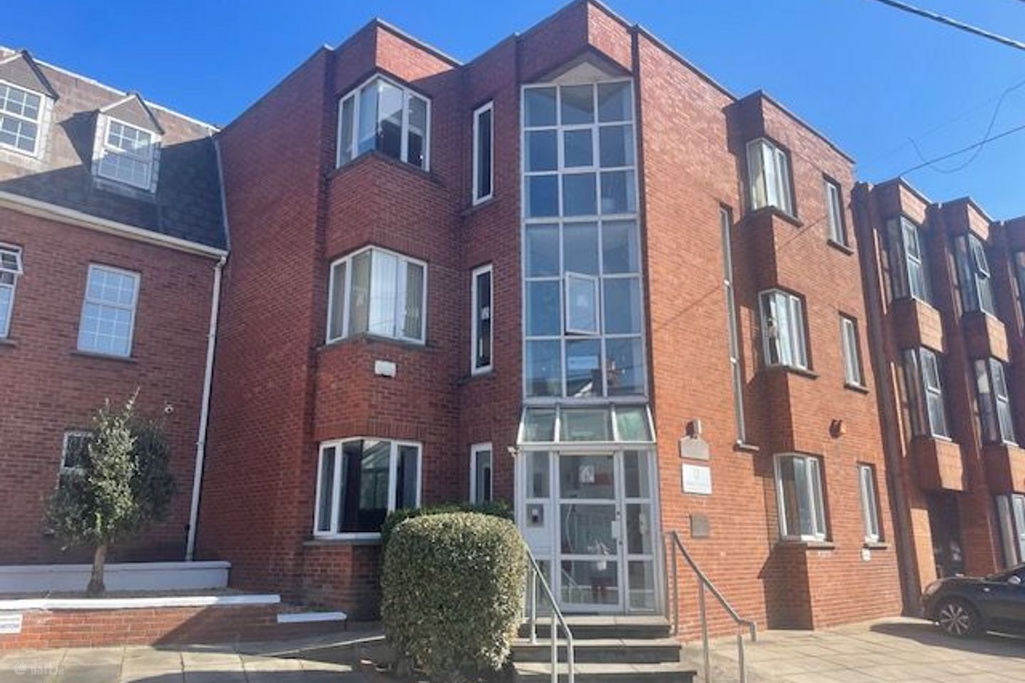Temple Court, Temple Road, Blackrock, Co. Dublin — photo 1