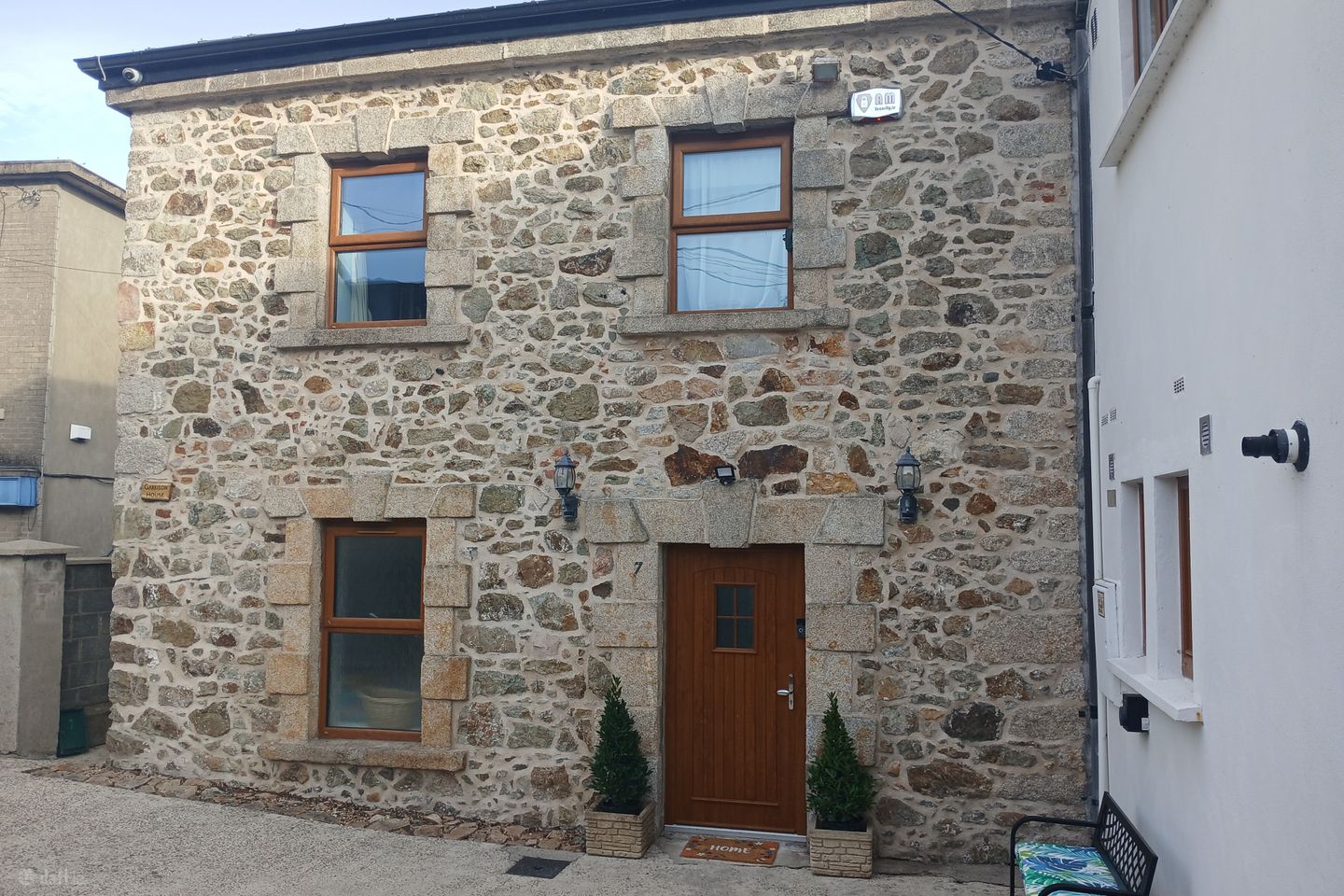 Entire Parcel Including Garrison House Plus Two Apartments, Church Terrace, Main Street, Co. Wicklow, A98V588 — photo 1