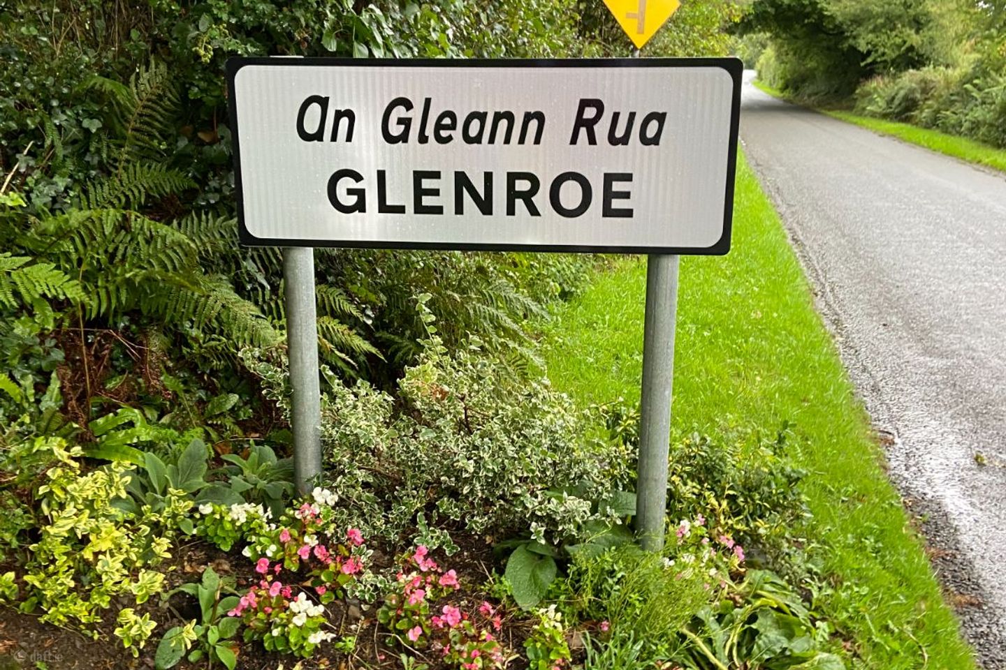 Glenroe Village signage