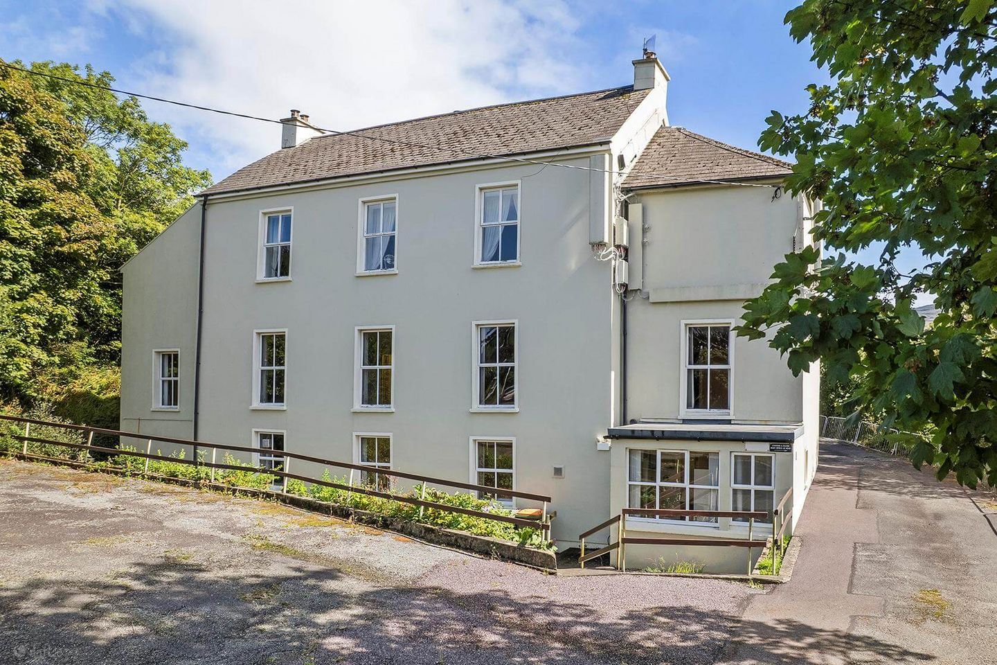 Marino House, Off Wolfe Tone Square, Bantry, Co Cork, P75 HX88 — photo 1