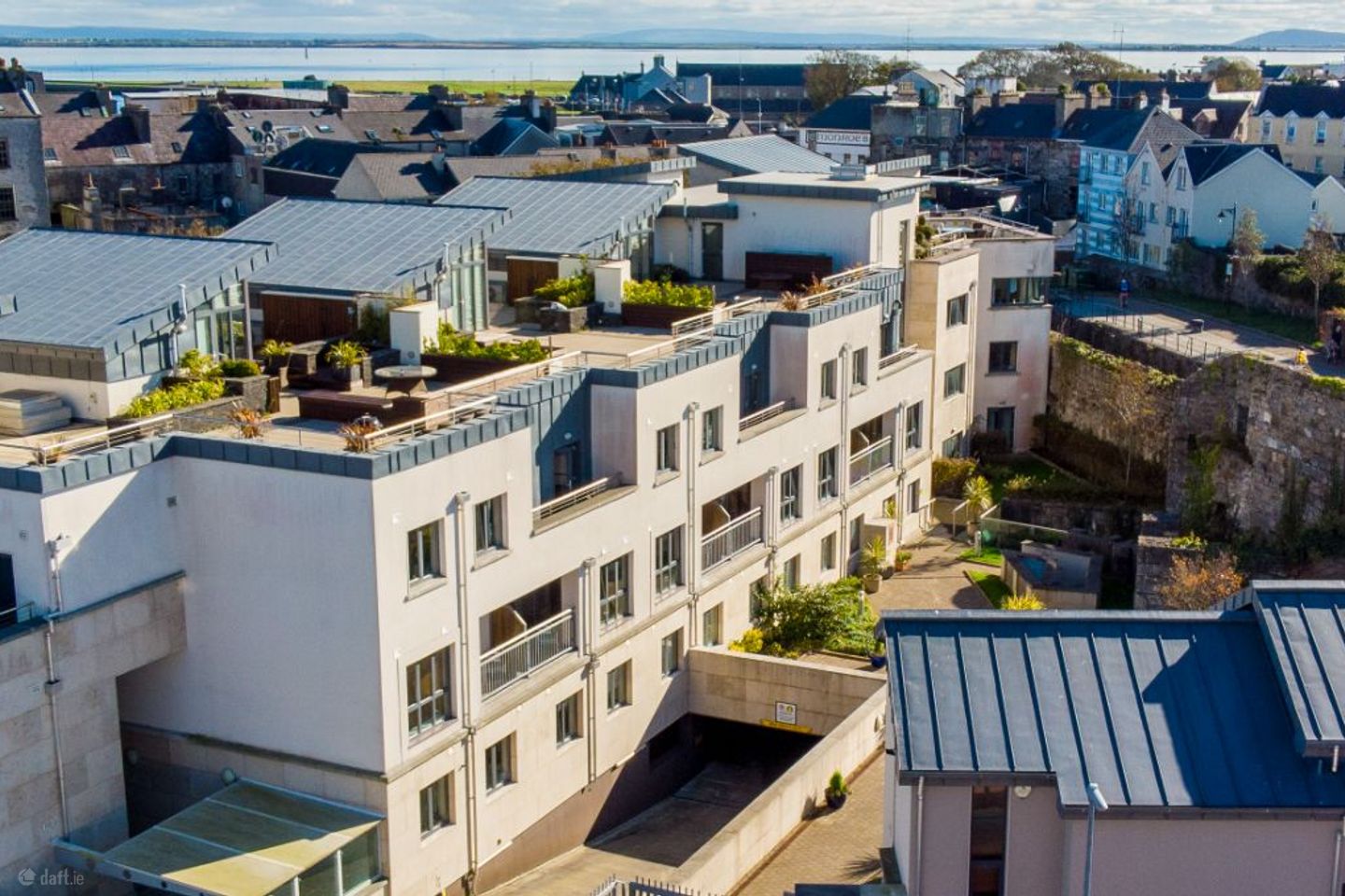Luxury Two Bed 2 Bath Apartment, Semple Mill, Parkavara, Galway City Centre, Co. Galway — photo 1