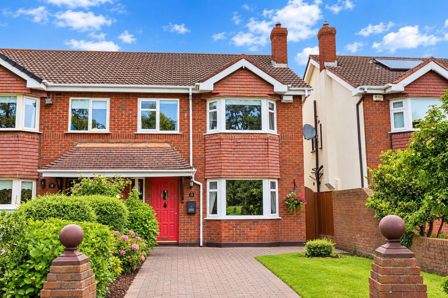 15 College Park Way, Ballinteer, Dublin 16, D16F6C3 — photo 1