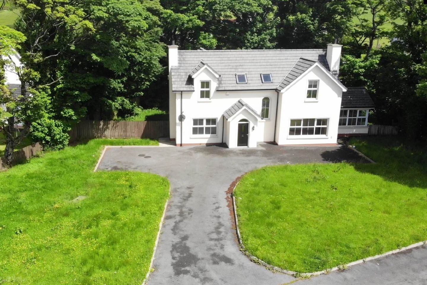 1 The Sycamores, Claggan, Moville, Co. Donegal, F93V4FP — photo 1