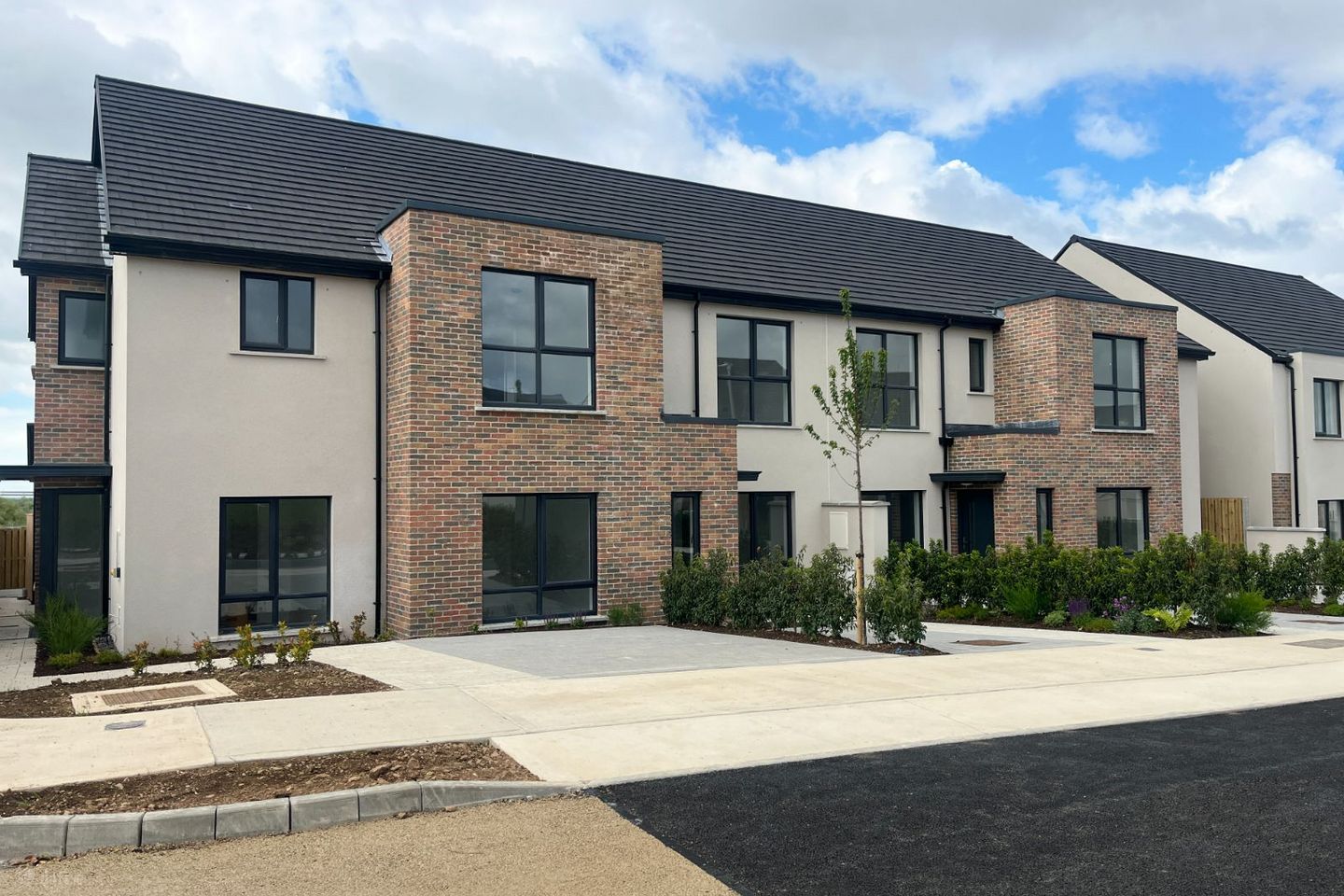 Type H/J - 3 Bed End Terrace, Broom Heights, Midleton, Co. Cork — photo 1