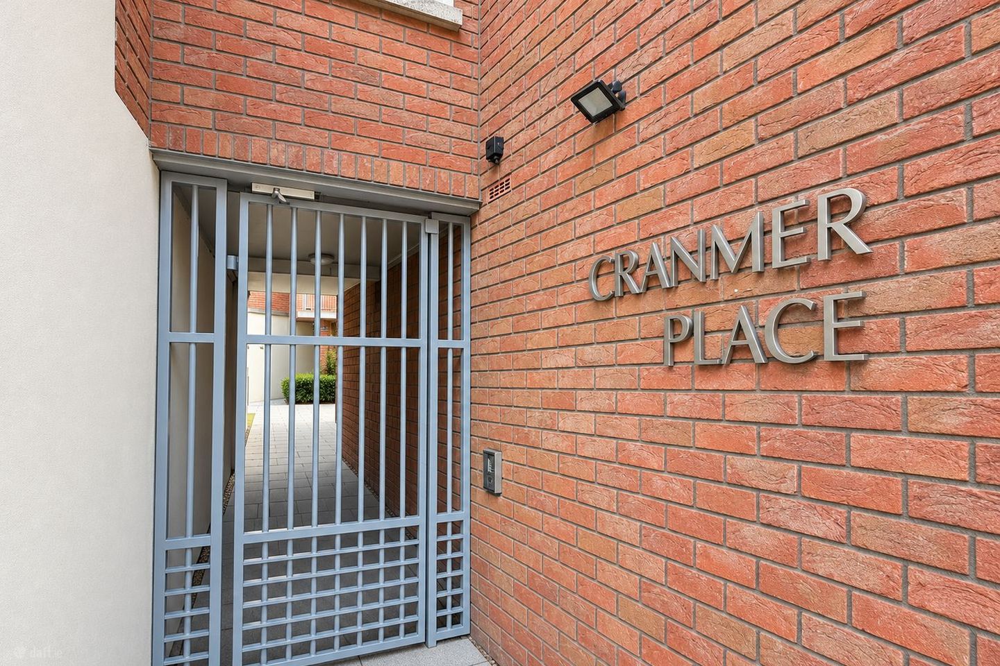 50 Cranmer Place, Cranmer Lane, Dublin 4, D04C786 — photo 1