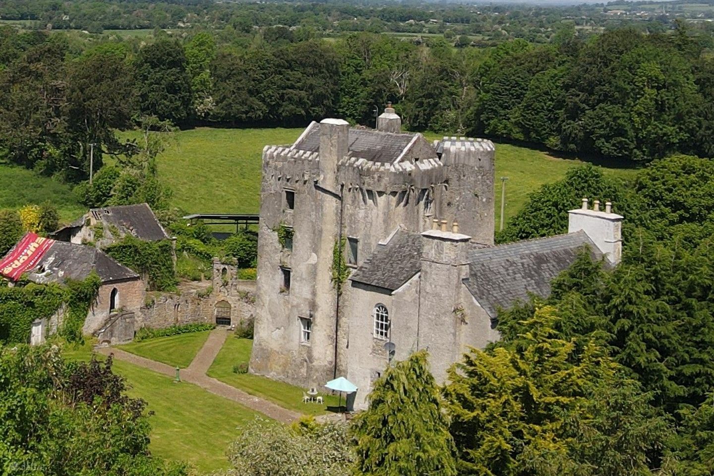 Emmel Castle, Emmel, Cloughjordan, Co. Tipperary — photo 1