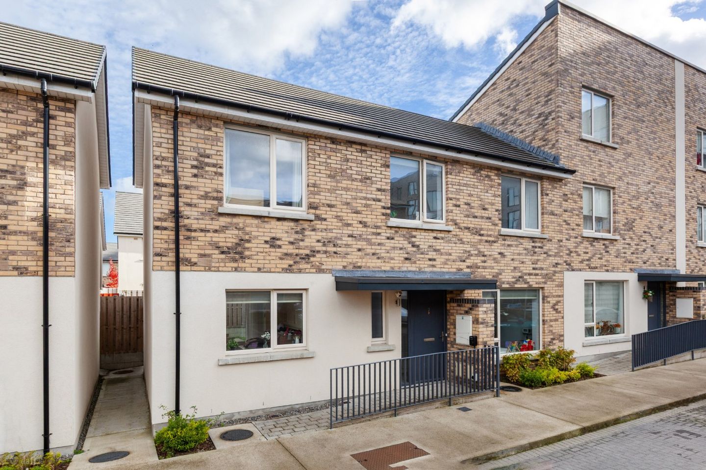7 Rathborne Row, Ashtown, Dublin 15, D15R9FP — photo 1