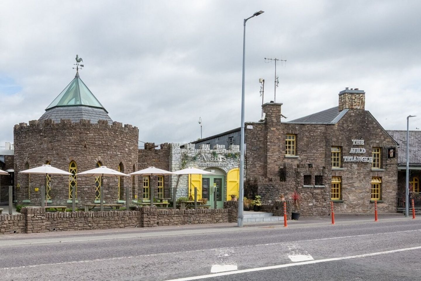 The Auld Triangle, Killarney Road, Macroom, Co. Cork, P12AX81 — photo 1