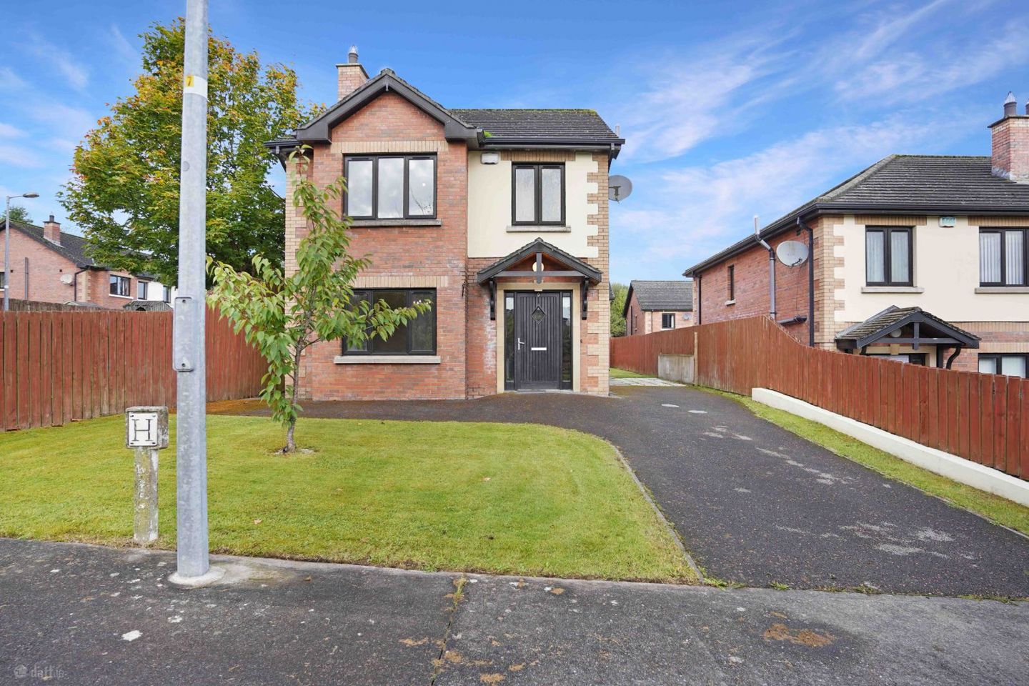 9 Dún Na Carraige, Kingscourt, Co. Cavan, A82E4H7 — photo 1