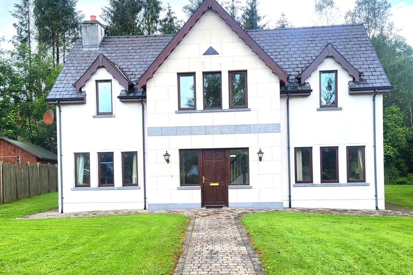 11 Errew Drive, Lough Rinn, Cloone Grange, Co. Leitrim, N41E838 — photo 1
