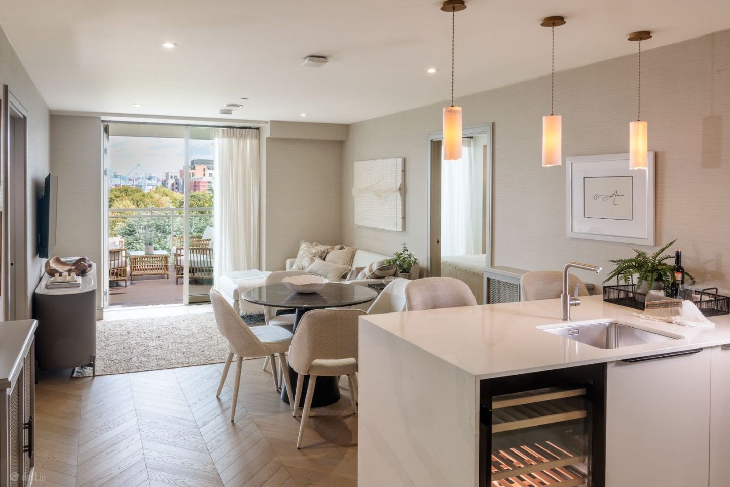 2 Bedroom Penthouse , Shore Club, Beach Road, Dublin 4 — photo 1