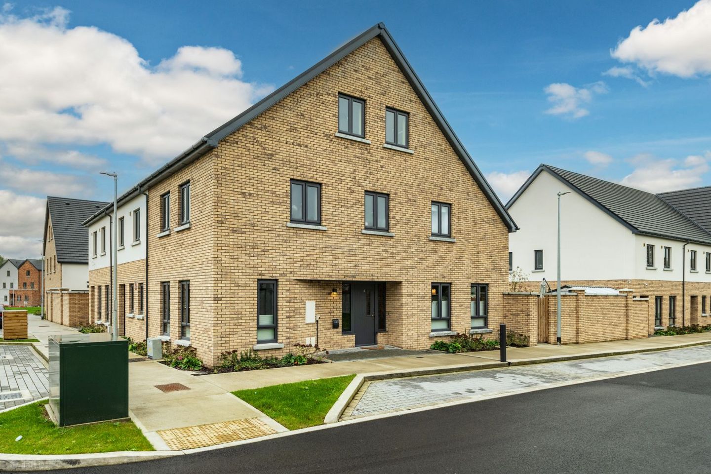 6 The Grove, Páirc Na Manach, Newbridge, Co. Kildare, W12F704 — photo 1