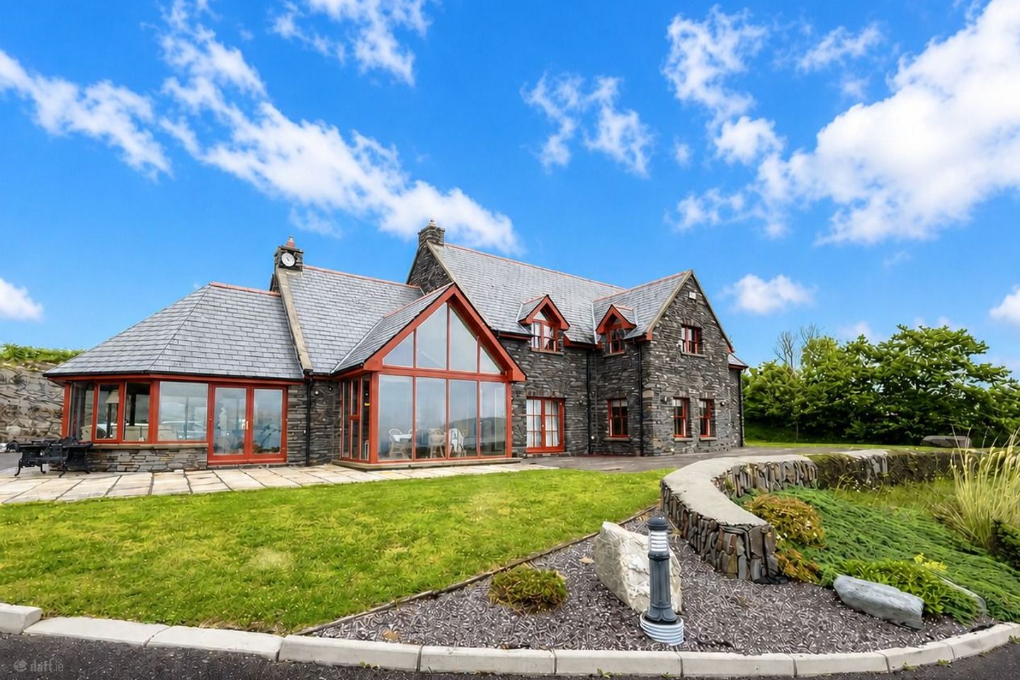 Waters Edge, Kealties, Durrus, Co. Cork, P75AC94 — photo 1